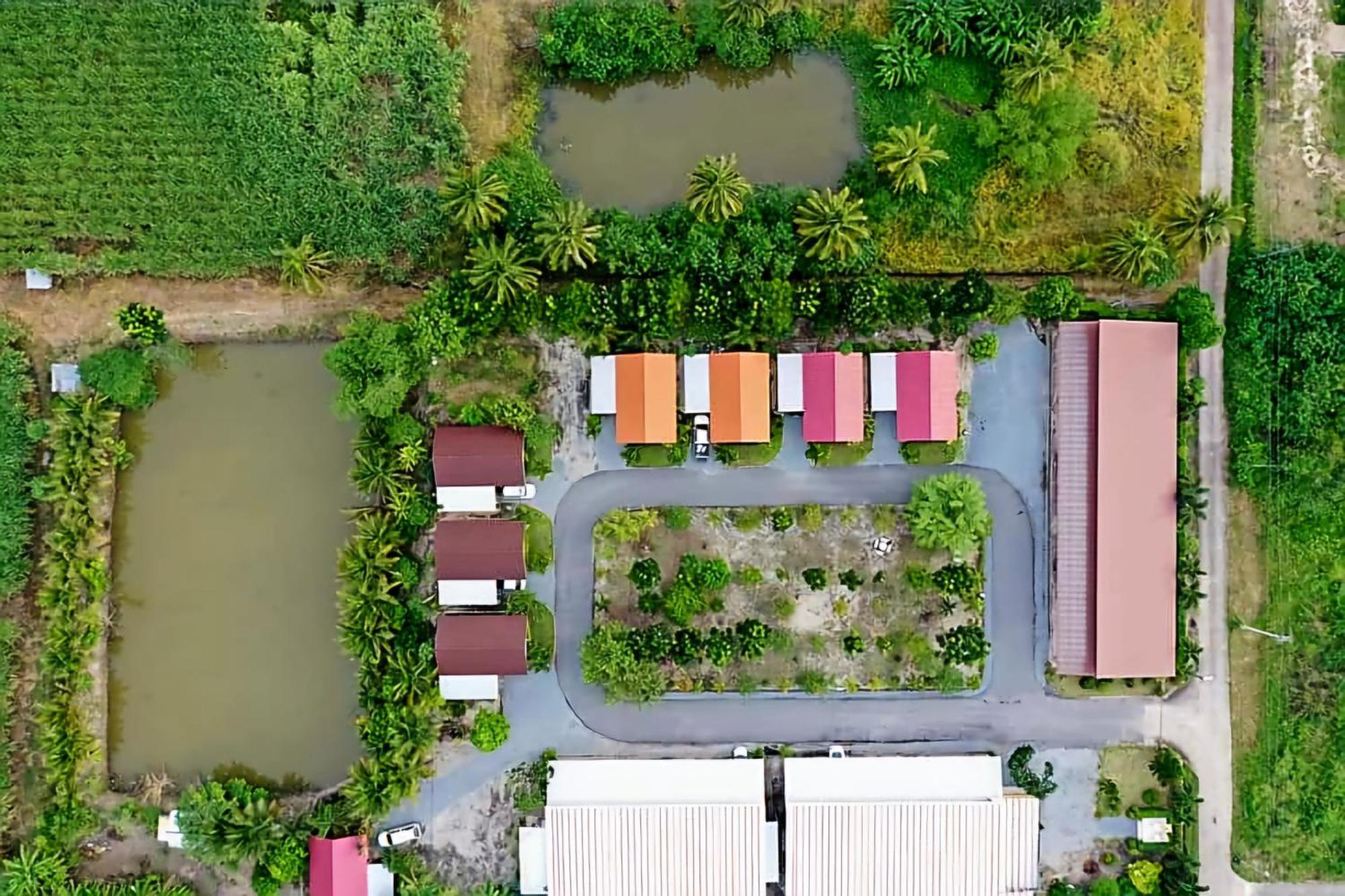 ตะวันวิลเลจ Hotel Ban Khlong Yang Kültér fotó